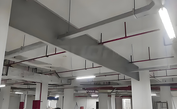 达坂城挡烟垂壁