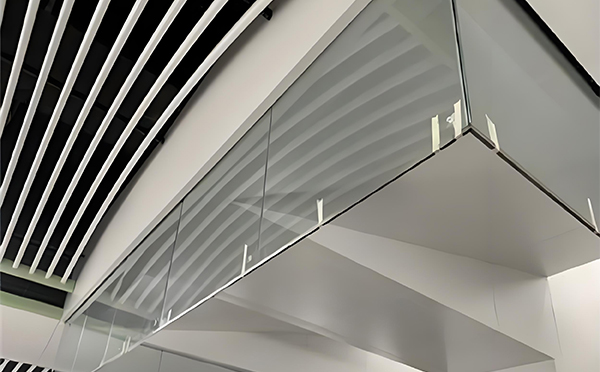 达坂城玻璃挡烟垂壁