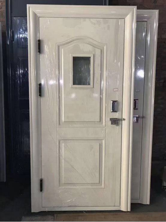 达坂城学校教室门