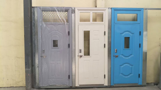 达坂城学校教室门