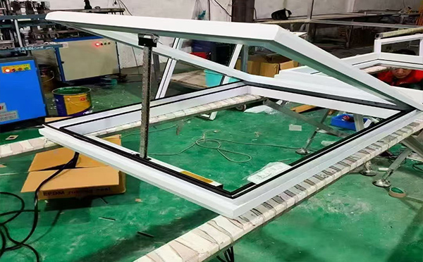 某地下车库出入口达坂城排烟窗配置工程