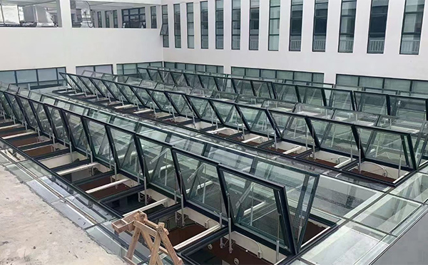 百安科技有限公司近期达坂城排烟窗项目案例分享 百安科技有限公司近期达坂城排烟窗项目案例分享