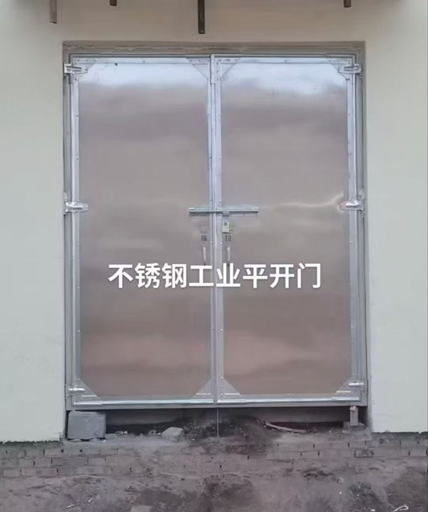 不锈钢达坂城工业平开门在现代工业场景中的应用实践