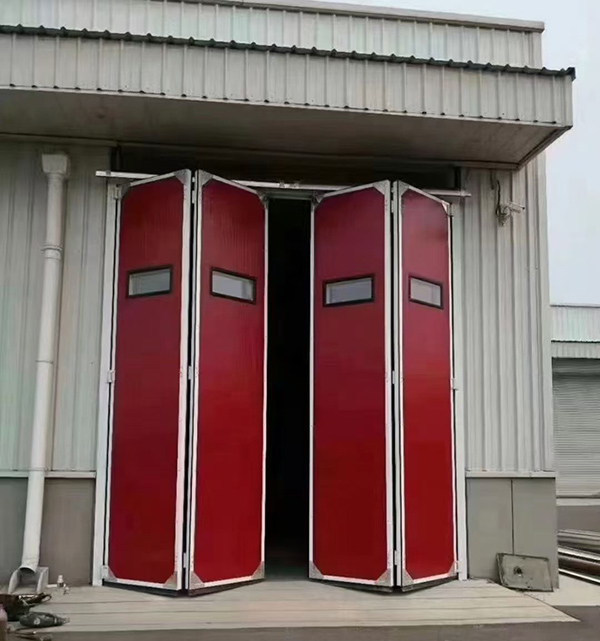 达坂城工业折叠门在大型装配车间出入口的应用实例